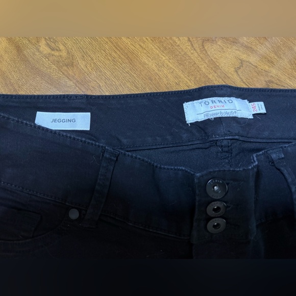 TORRID Super Soft Stretch Jean Jegging Black Essential Classic Size 24 Short - Picture 5 of 6